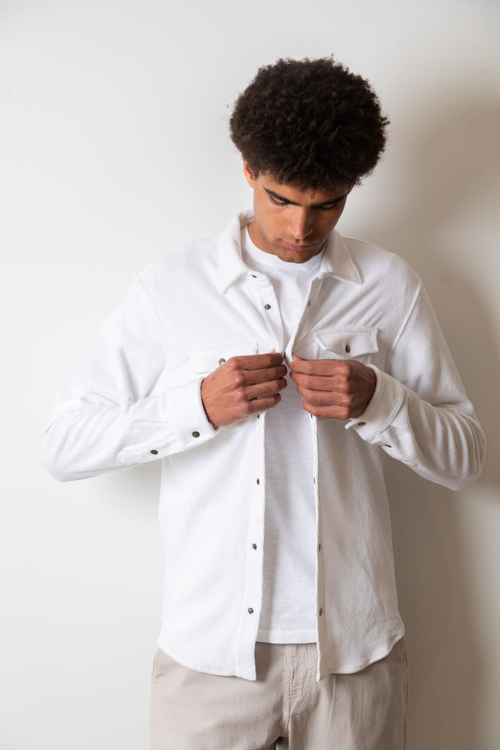 
                  
                    MARTIN OVERSHIRT | White
                  
                