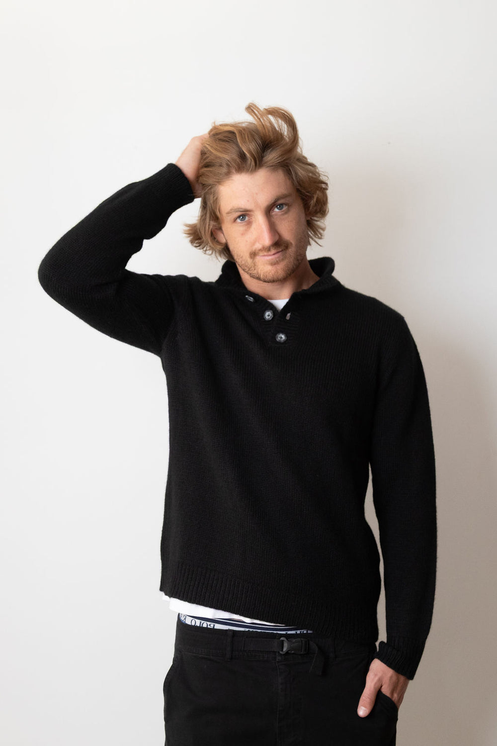 JAMES QUARTER BUTTON | Black Alpaca