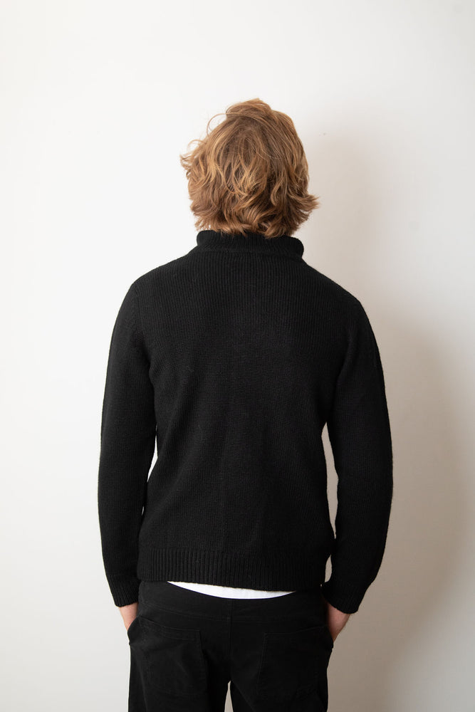 
                  
                    JAMES QUARTER BUTTON | Black Alpaca
                  
                