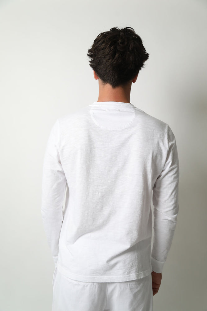 
                  
                    TEMUR HENLEY | White
                  
                