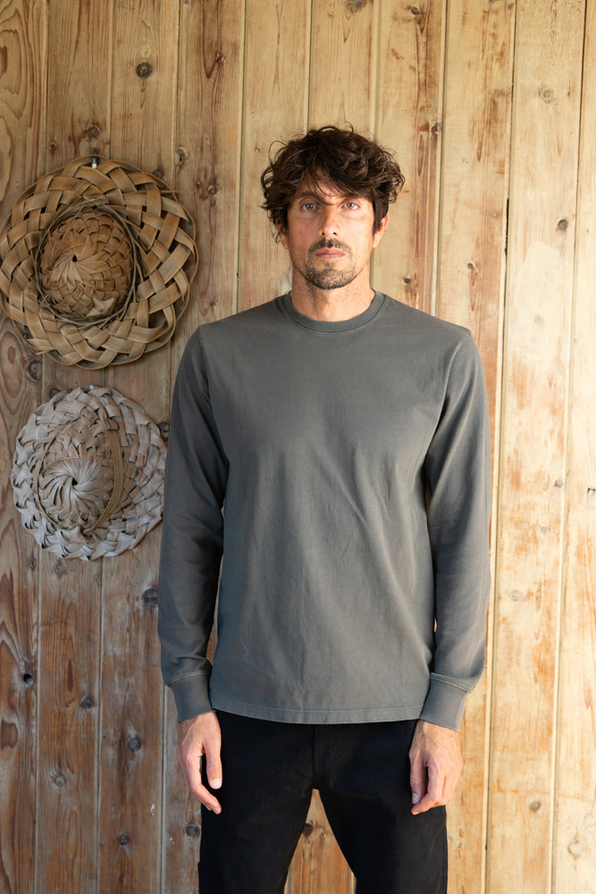 
                  
                    Tin Long Sleeve Tee I Kelp
                  
                