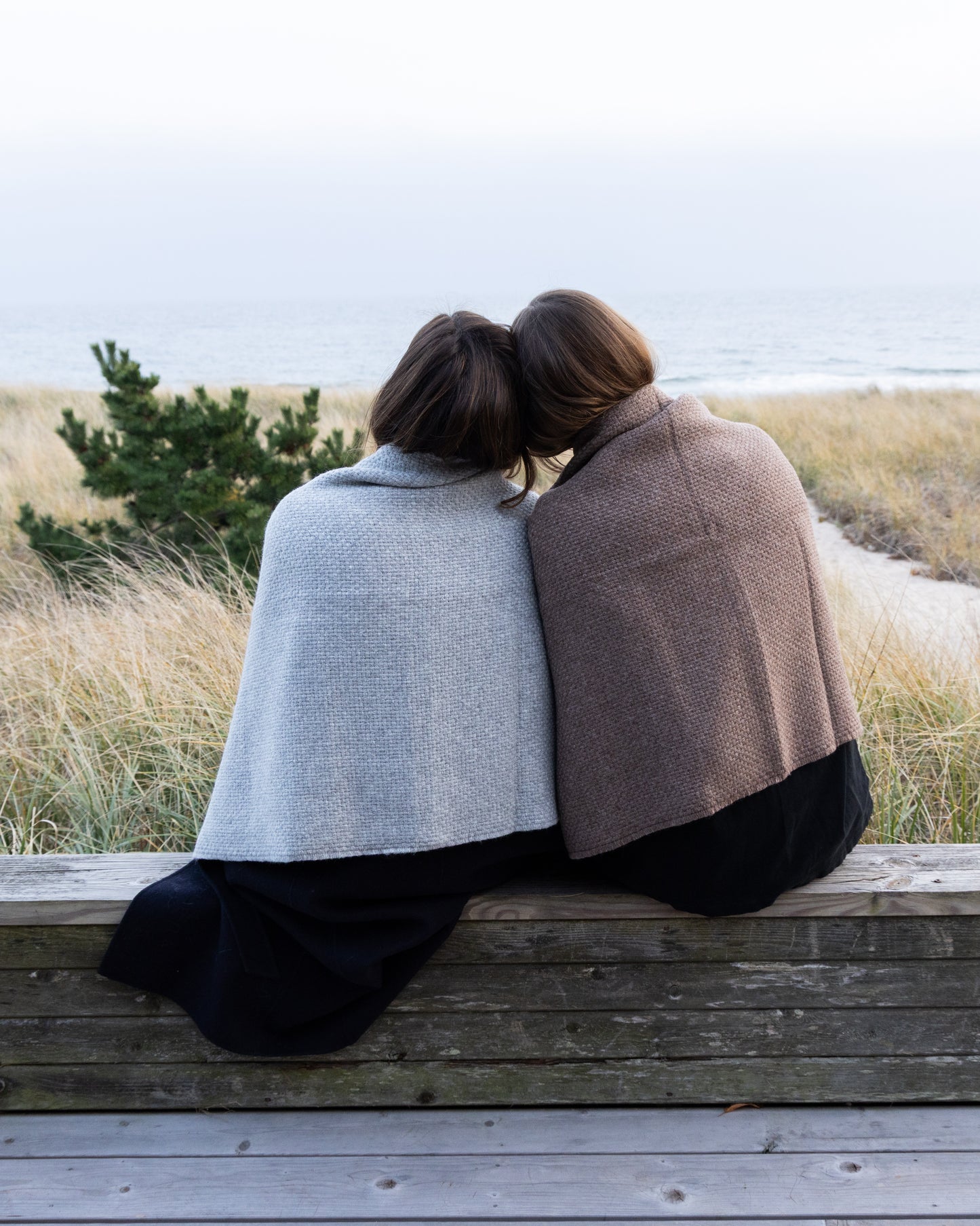 
                  
                    Light Alpaca Blanket I Silver
                  
                