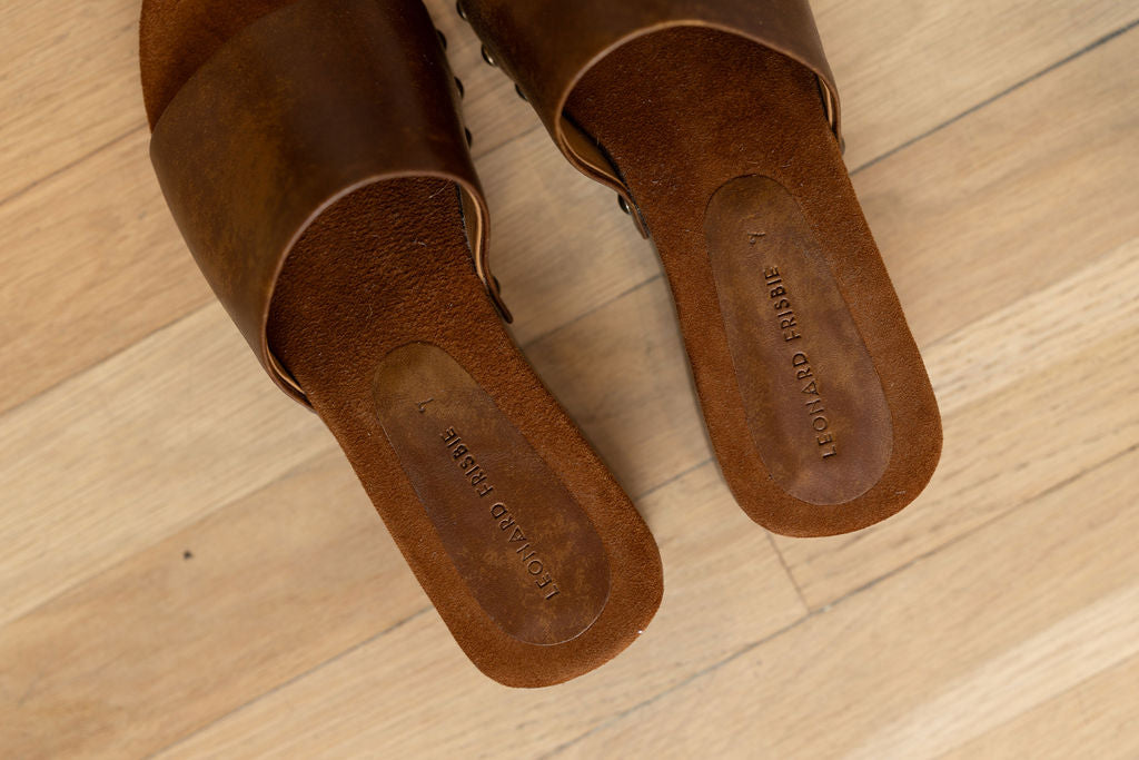 
                  
                    Slide I Brown
                  
                