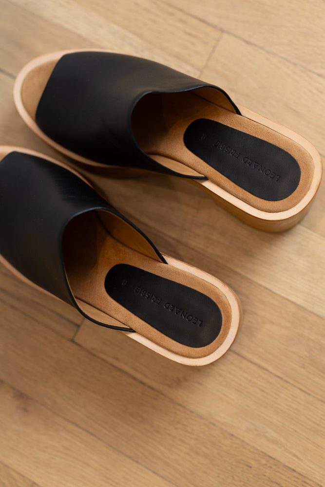 
                  
                    Open Toe Clog I Black
                  
                