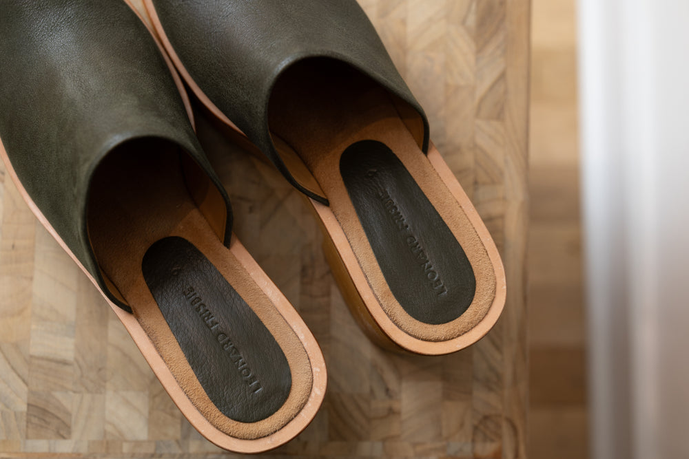 Closed Toe Clog I Olive