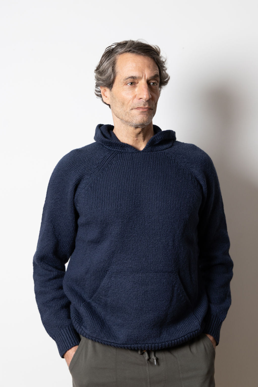 
                  
                    JOB HOODIE I Navy
                  
                