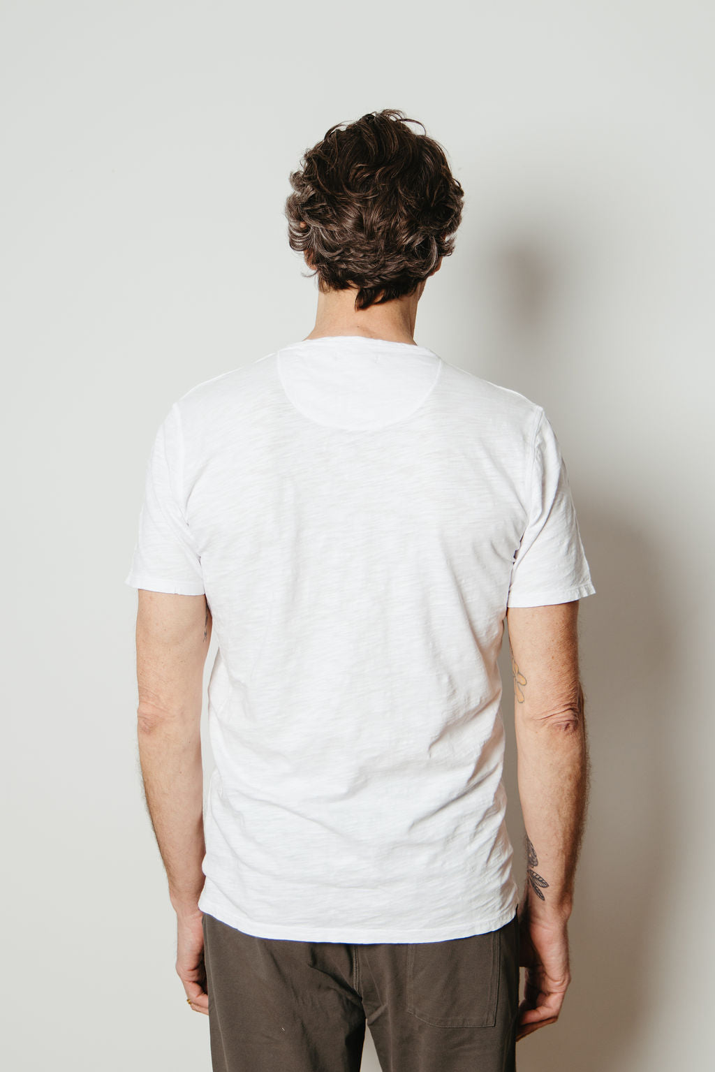 
                  
                    DOUG T-SHIRT I White
                  
                