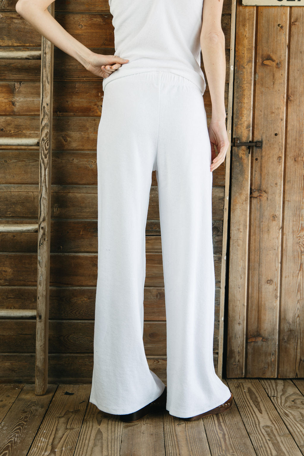 
                  
                    Shari Pant I White
                  
                