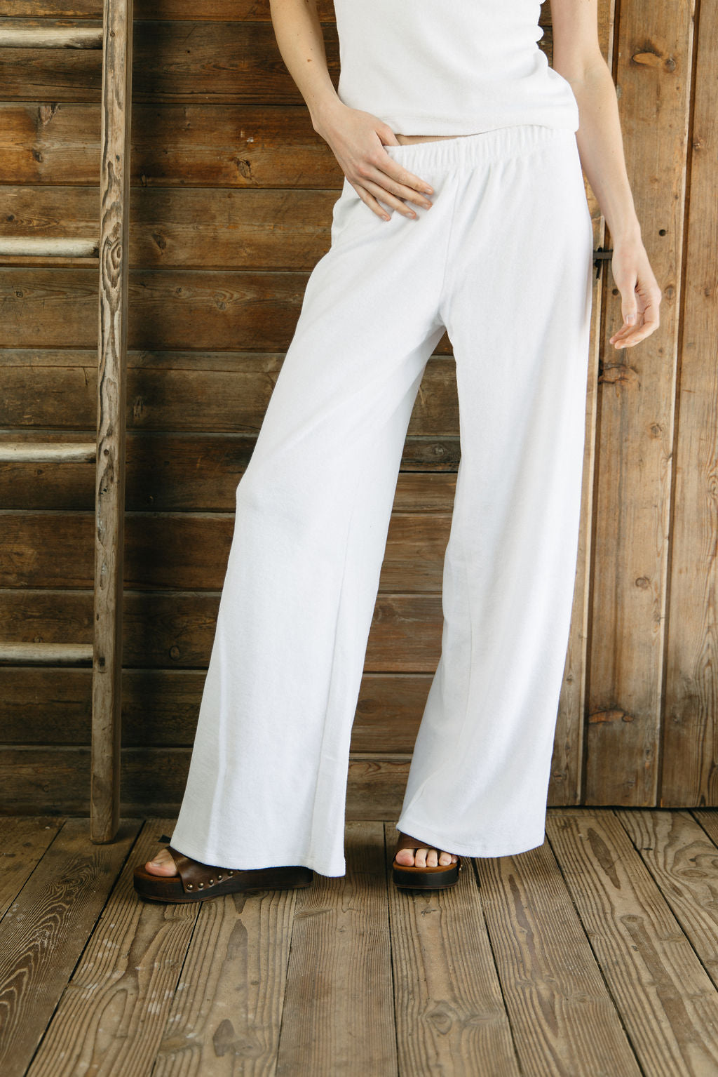 
                  
                    Shari Pant I White
                  
                