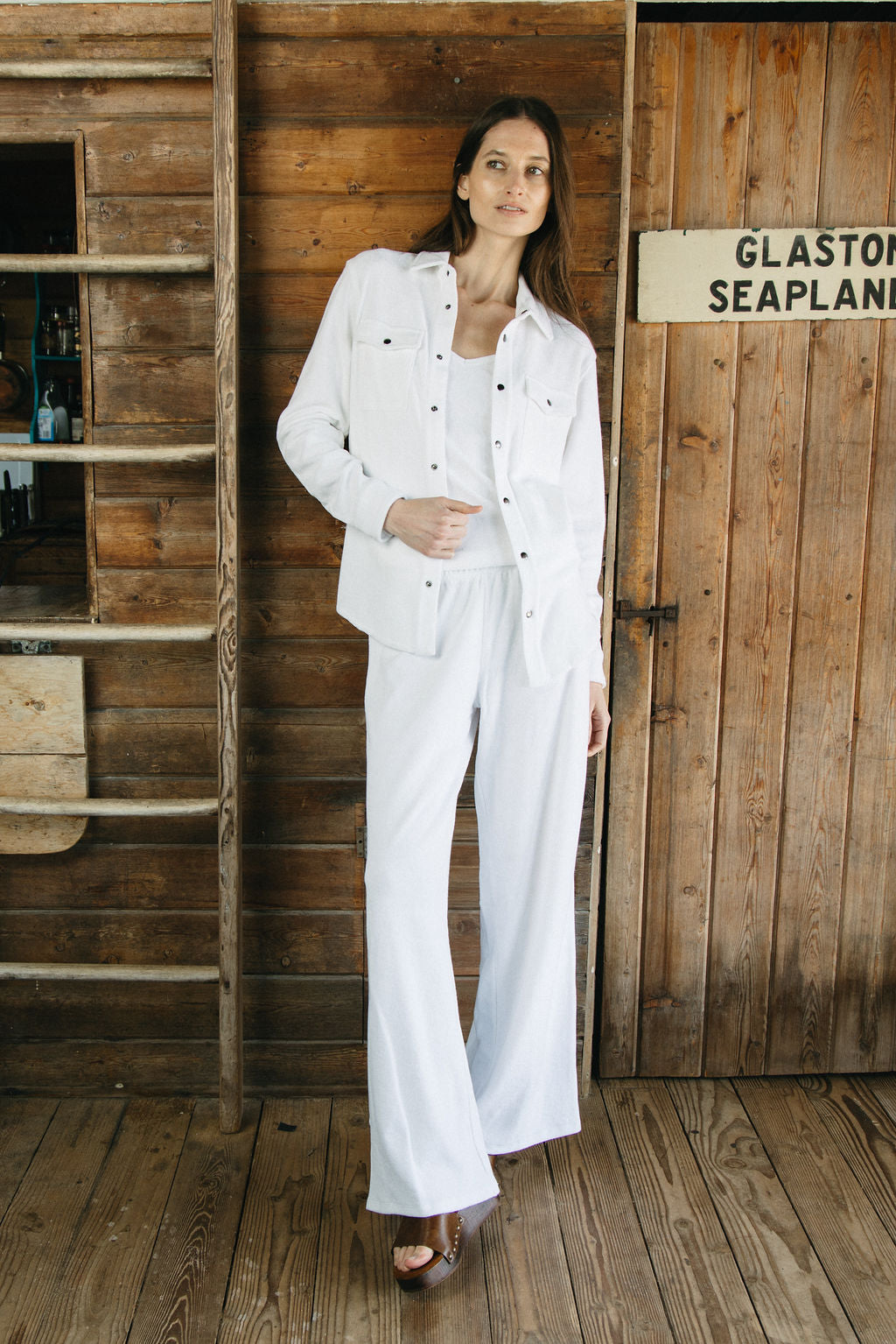 
                  
                    MARTIN OVERSHIRT | White
                  
                
