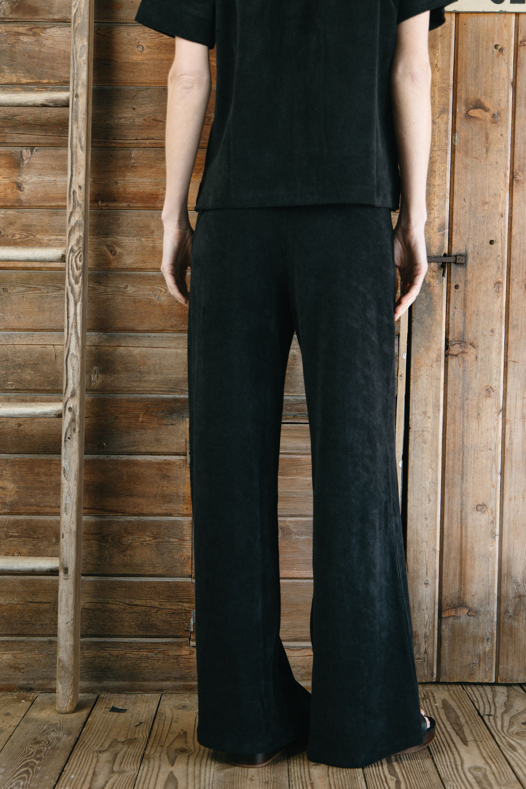 
                  
                    Shari Pant I Black
                  
                