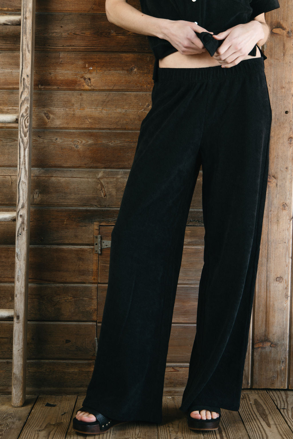 
                  
                    Shari Pant I Black
                  
                