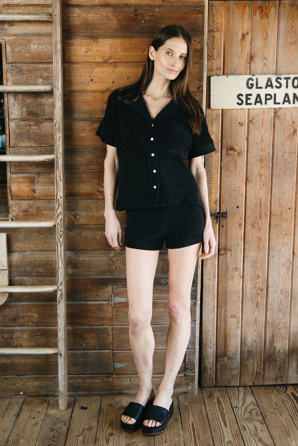 
                  
                    Nikki Short I Black
                  
                