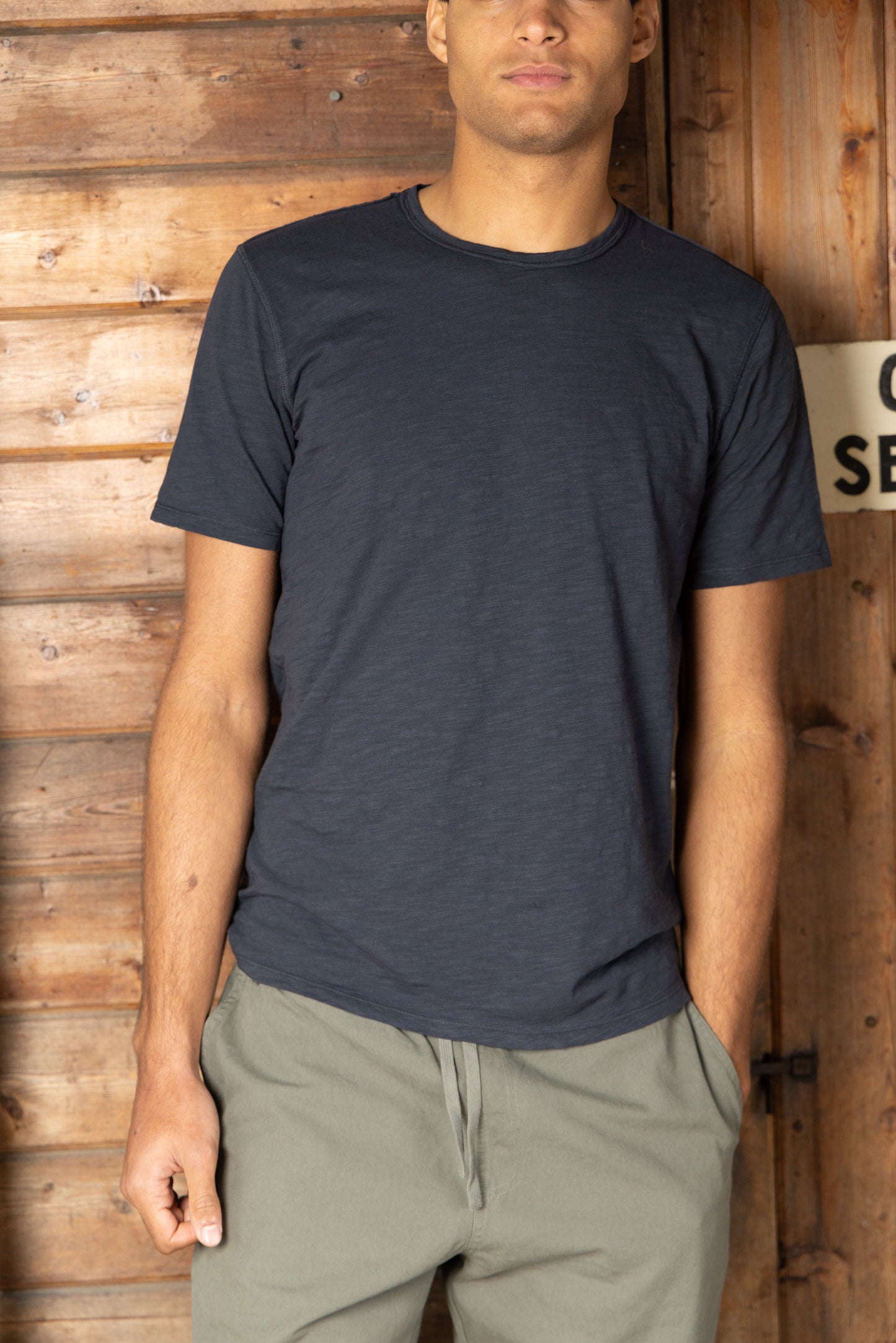 
                  
                    DOUG T-SHIRT I Coastal
                  
                