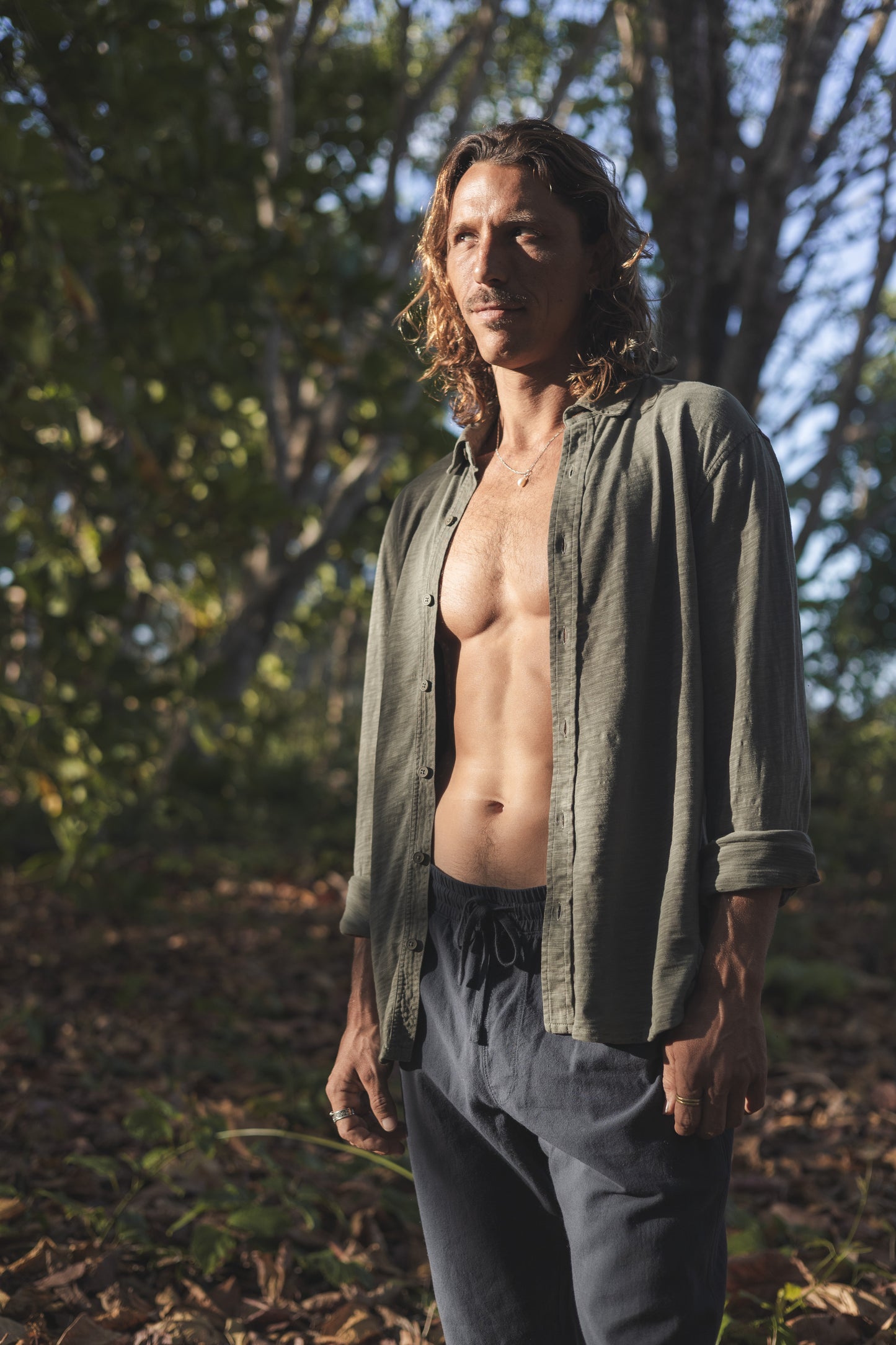 
                  
                    MIGUEL BUTTON UP | Olive
                  
                