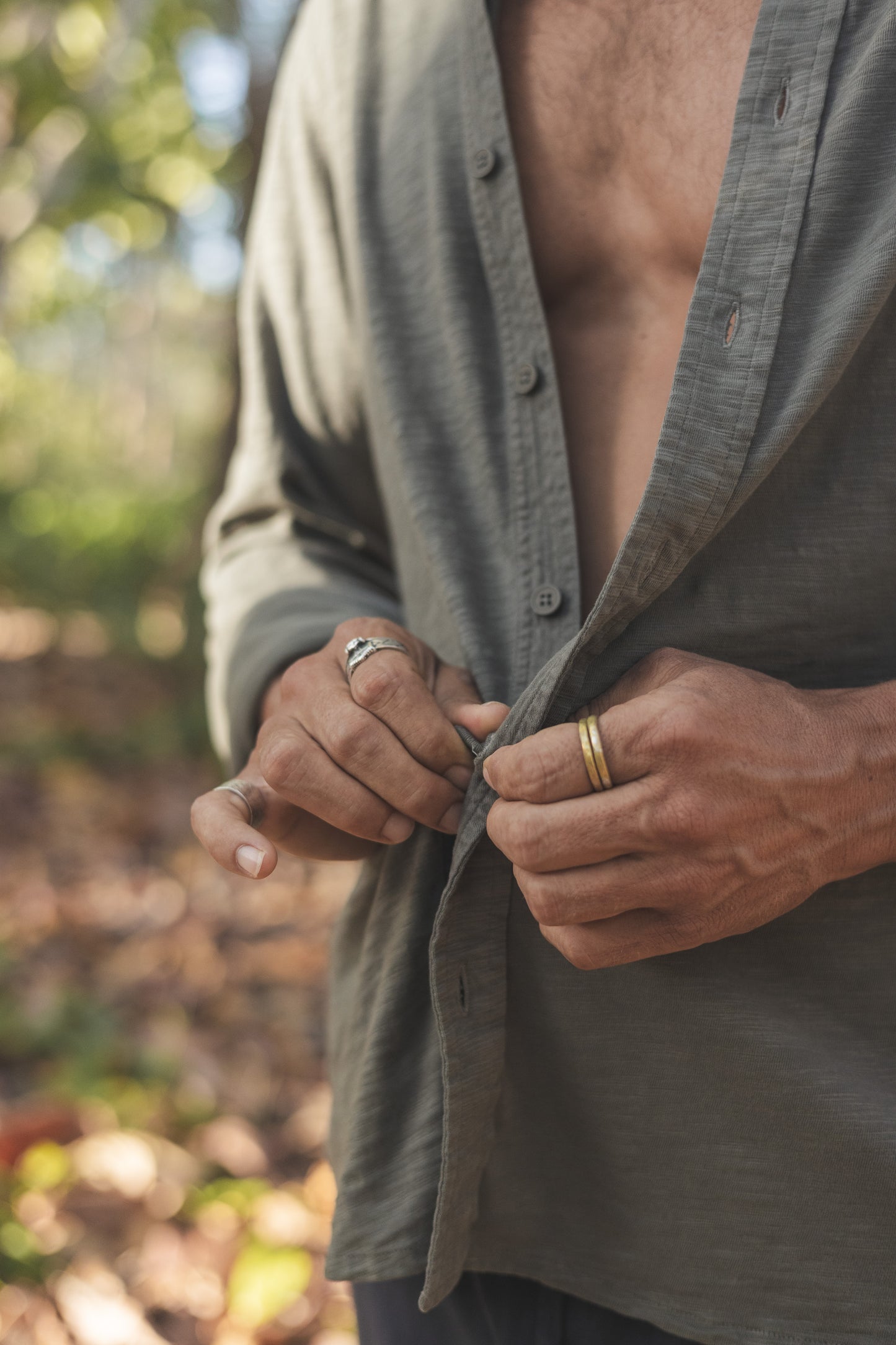 
                  
                    MIGUEL BUTTON UP | Olive
                  
                